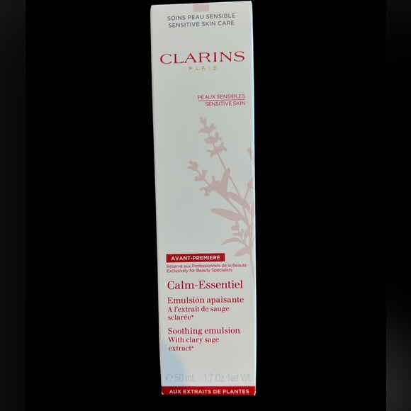 Clarins calm essential soothing emulsion. Brand new in box. 50 ml - Picture 1 of 1